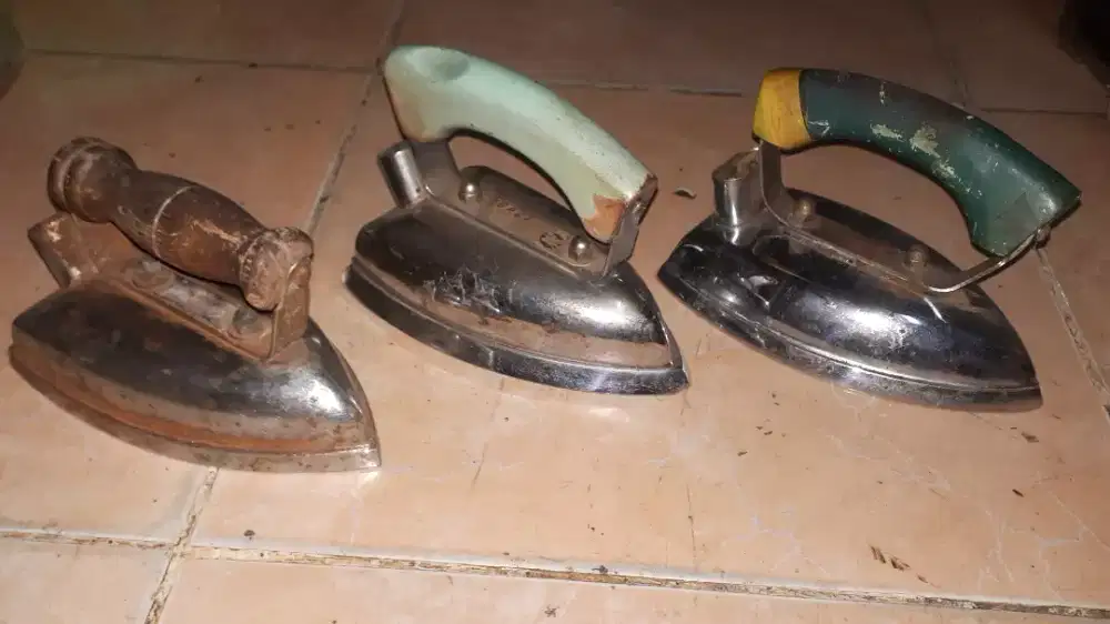 Slhkn plh slh 1 dr strika baju mdl lawas kond hdp mgkn ada yg perlu