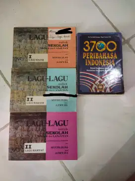 Buku Lagu dan Peribahasa