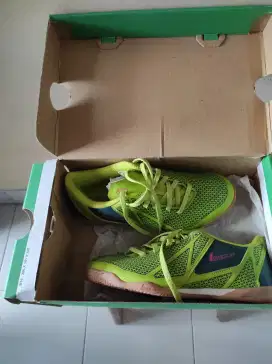 Sepatu futsal merk league