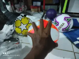 Bola kecil size 3