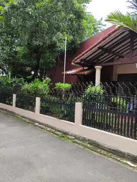 Rumah Pojok Cidodol LT270M2 Jak-Sel hrg wajar (NEGO)