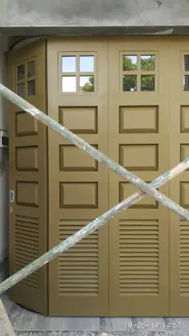 pintu garasi geser/tikung