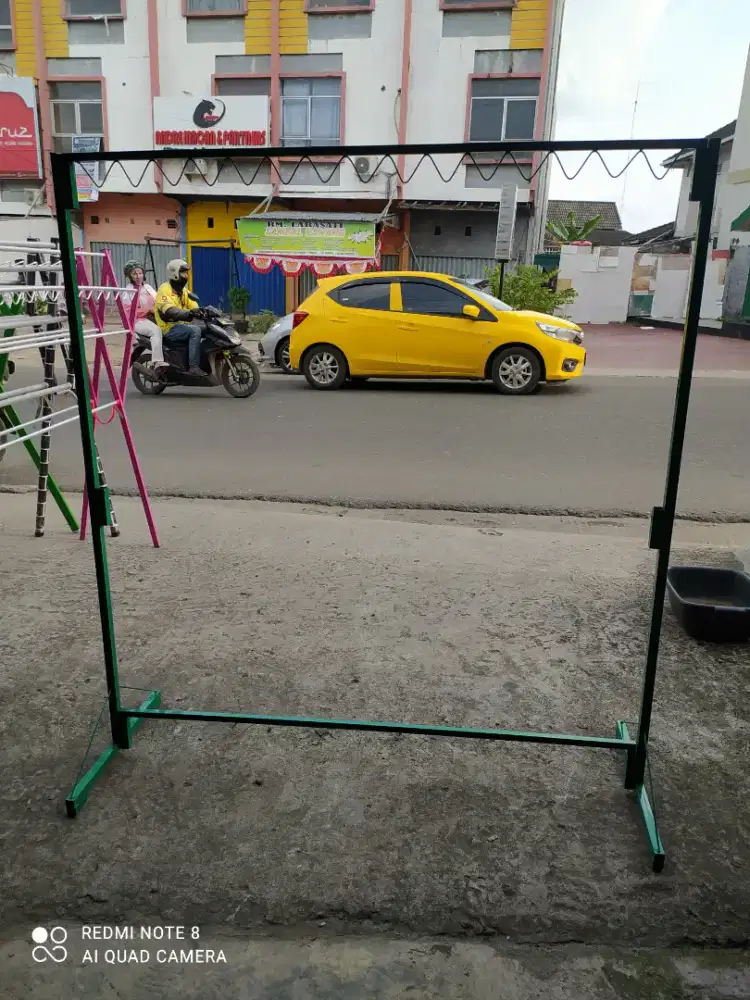 Jemuran baju gawang