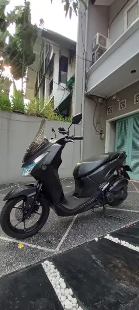 Yamaha lexi 125 Black doff