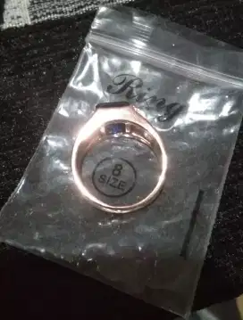 Cincin gold mata biru tua