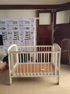 Dijual Ranjang Bayi Kayu Putih