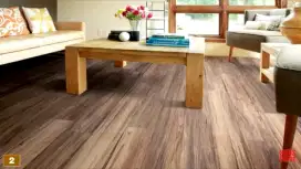 Lantai vinyl motif kayu