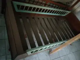 Ranjang Kayu Jati