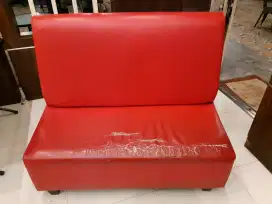 Sofa Merah Empuk