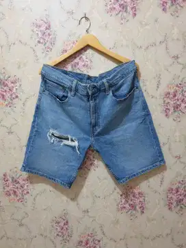 Mulus .authentic celana pendek levis 412 size 36