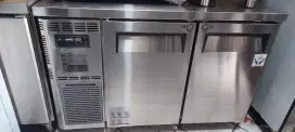 Peralatan resto bekas siap pakai