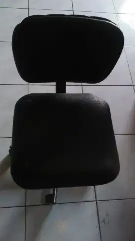 Bangku kantor dan bangku baso