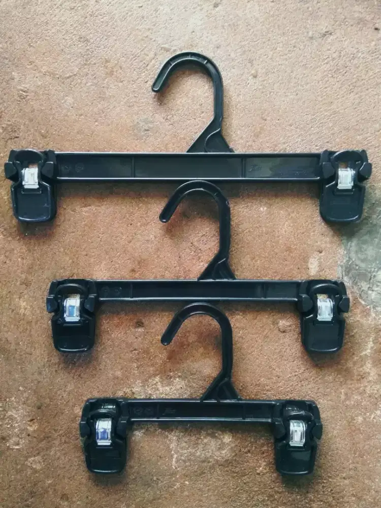 Hanger / Gantungan Jepit