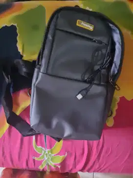 Tas pria sling bag kekinian president