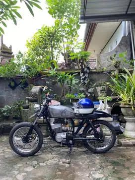 Suzuki TRS 125 Custom Caferacer Tracker