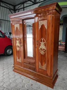 Almari lemari pakaian jati 3 pintu