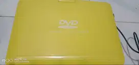 DVD & TV Player portable multi fungsi 9 Inch yellow bekas tidak rusak