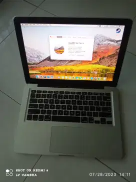 MacBook Pro 13inch Core i5 2,5Ghz.