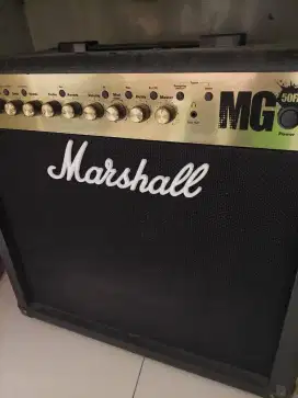 AMPLIFIER GUITER MERK MARSHALL MG