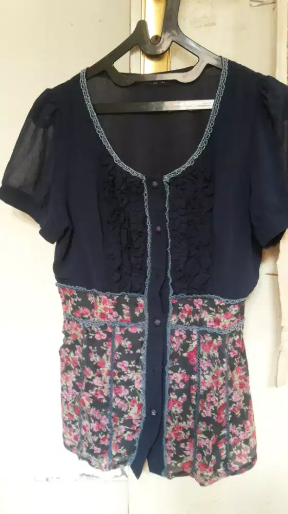 Atasan wanita merk Leivin Femme