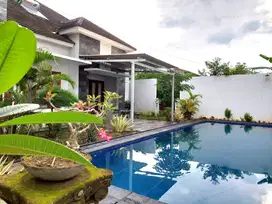 Rumah dengan Kolam Renang di Pandega Asih dekat UGM