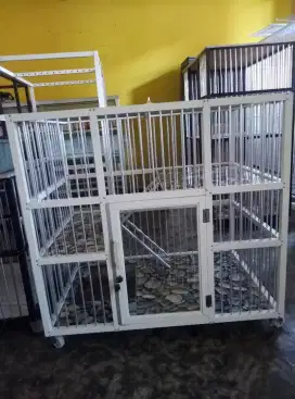 kandang kucing bahan aluminium lantai keramik