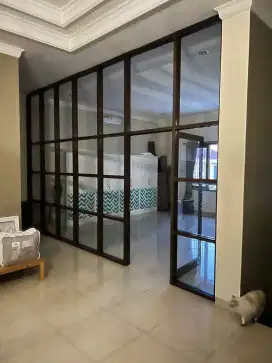 Bongkar pasang almunium kaca .partisi ,pintu ,jendela (1hr )