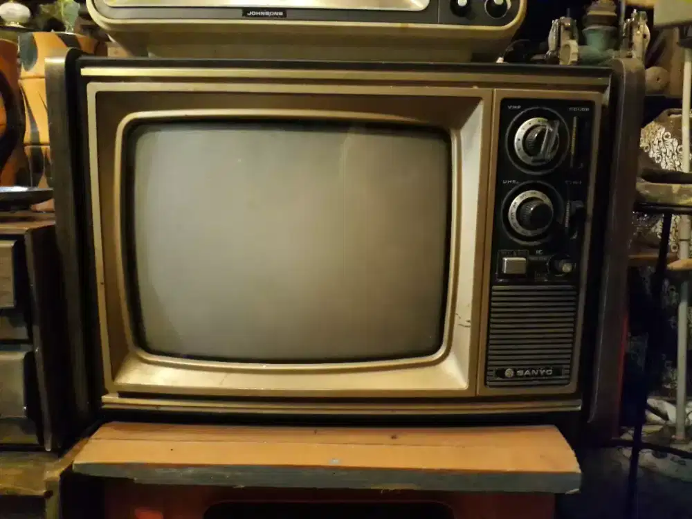 Tv sanyo jadul vintage
