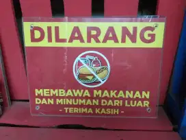 Stiker dan arcylic