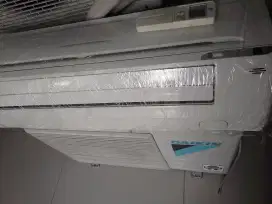 DIJUAL AC DAIKIN 1/2PK-1PK FREON R410A HEMAT LISTRIK MESIN AWET