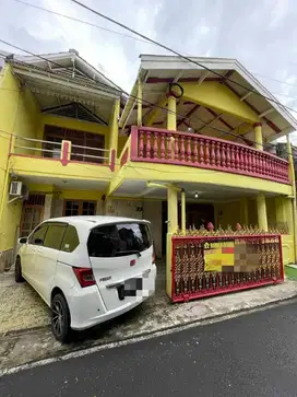 Di jual rumah daerah Pulomas Jakarta timur