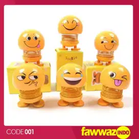 Boneka pajangan goyang kepala boneka per emoji 3D pajangan dashboard