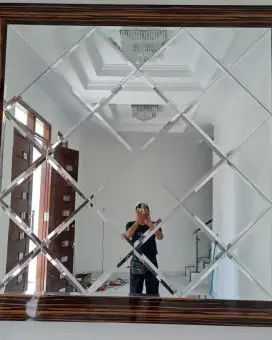 Backdrop cermin bevel