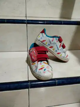 Sepatu anak cowok