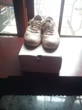 Sepatu Converse kulit Original