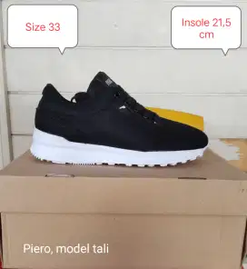 Sepatu anak Piero size 33