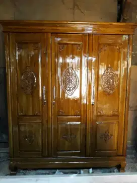 Lemari pakaian 3pintu kayu jati,