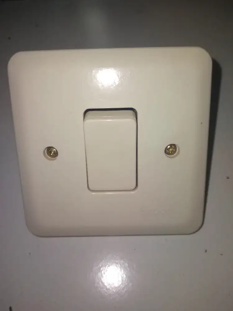 Saklar Engkel Tanam Tembok Broco