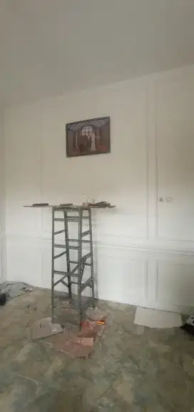 pemasangan moulding dan plafon