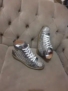 Mulus .authentic sepatu .sneakers christian louboutin size 43