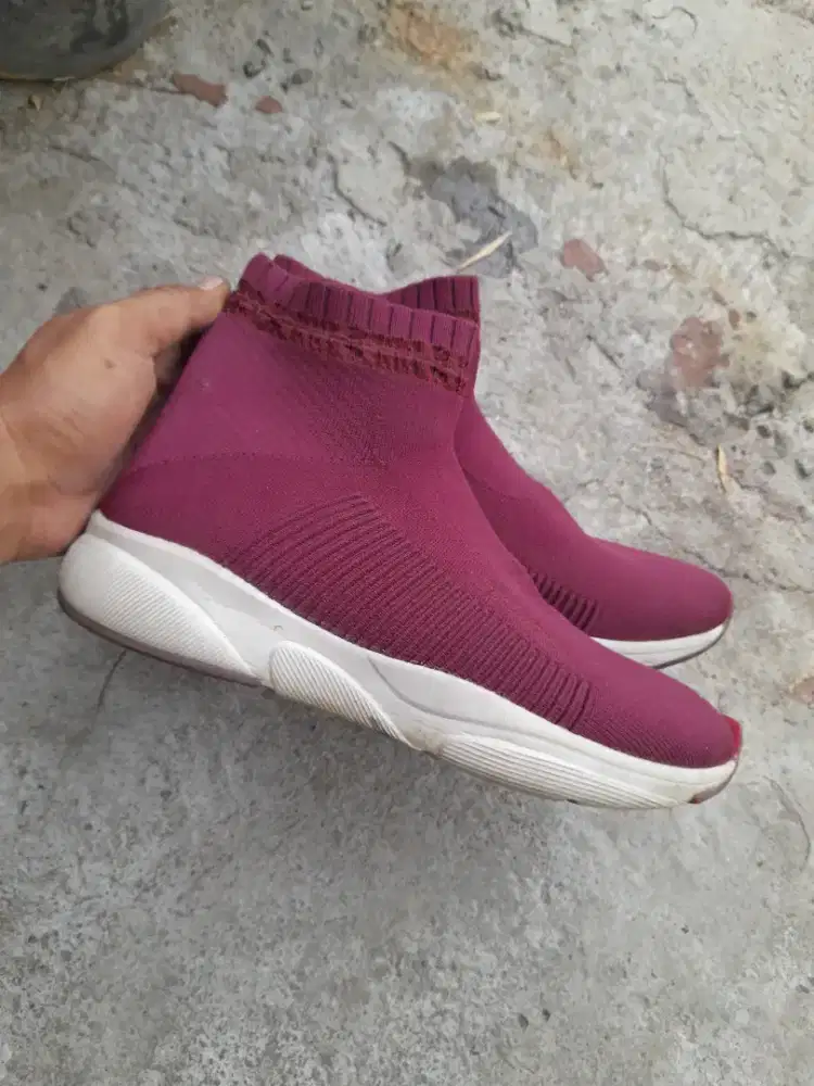 Sepatu wanita skacher 37