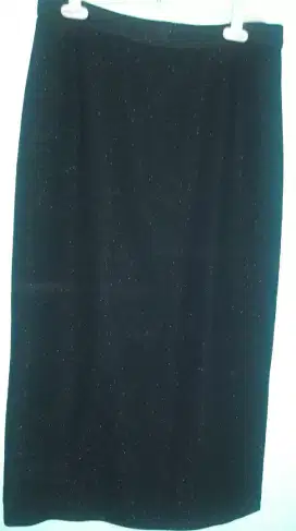 Rok Panjang Hitam