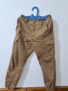 Celana jogger cargo Uniqlo