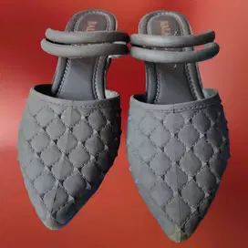 [Harga lnsung ambil ke lokasi] Sandal Karet Wanita Ukuran:38