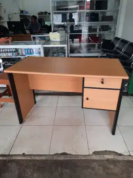 Meja tulis   (baru)