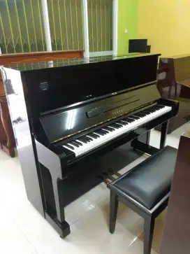 Piano yamaha u1H mulus