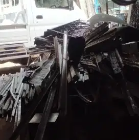 cari besi tua/barang bekas/bongkaran rumah kantor pergudangan
