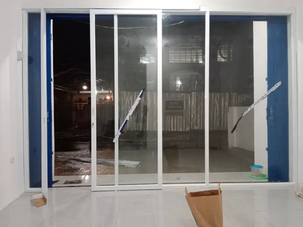 Tukang alumunium kaca