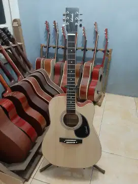 Gitar akustik jumbo tanembesi