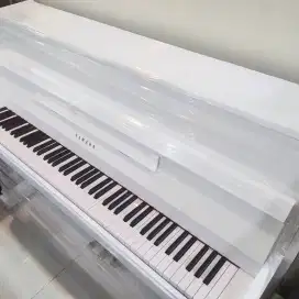 Piano Yamaha LU white